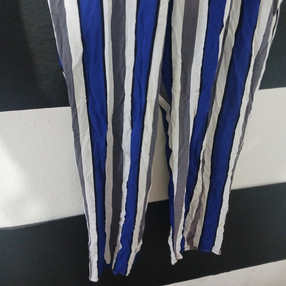 Women Multicolor Striped V cross halter jumpsuit - Picture 4 of 12